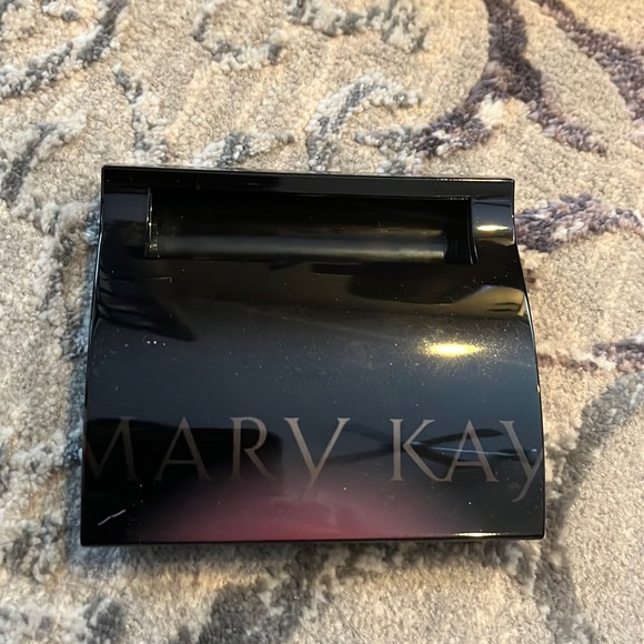 Mary Kay compact new in box - Picture 3 of 6
